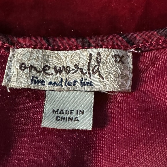 One World 1X Top Shirt Red Paisley 3/4 Sleeve V Neck Stretch Velour Sequins - Picture 6 of 8